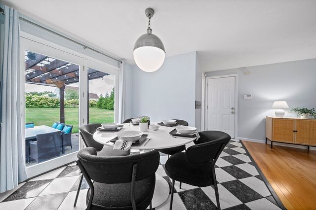 27 Sparrow Rd, Stoughton, MA 02072