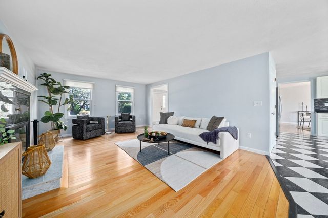 27 Sparrow Rd, Stoughton, MA 02072