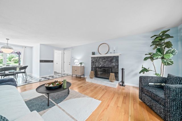 27 Sparrow Rd, Stoughton, MA 02072