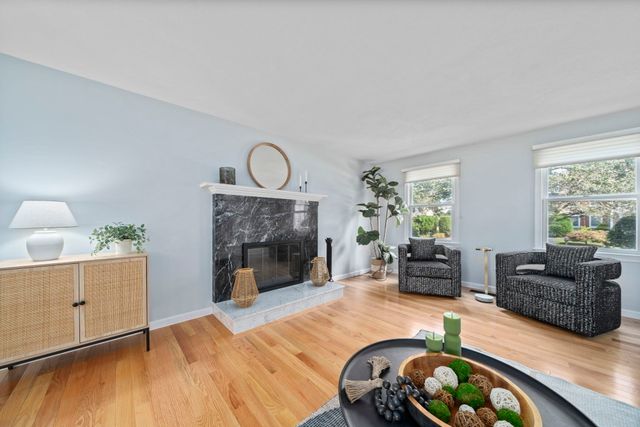 27 Sparrow Rd, Stoughton, MA 02072