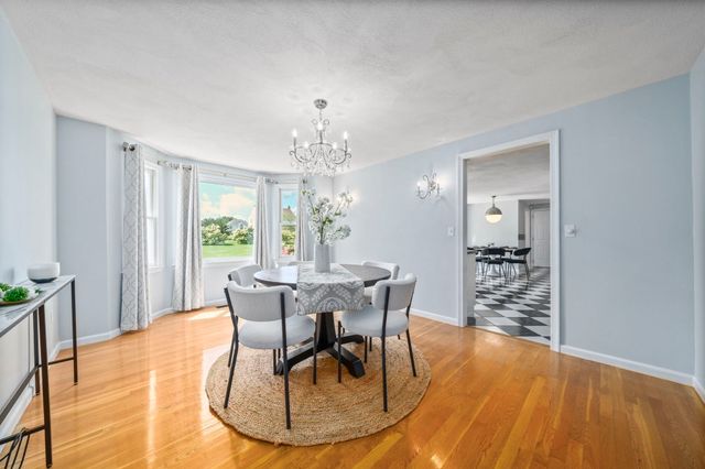 27 Sparrow Rd, Stoughton, MA 02072