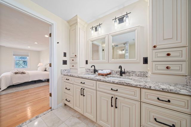 27 Sparrow Rd, Stoughton, MA 02072