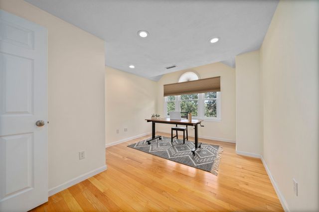 27 Sparrow Rd, Stoughton, MA 02072