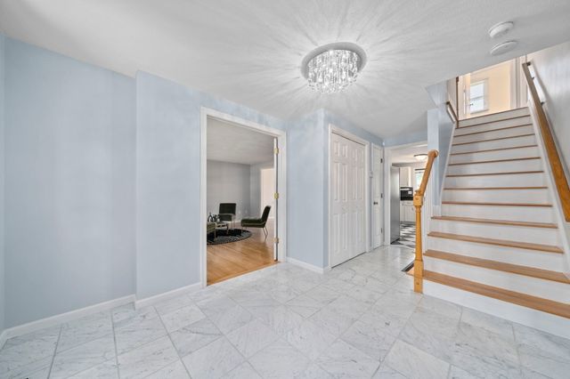27 Sparrow Rd, Stoughton, MA 02072