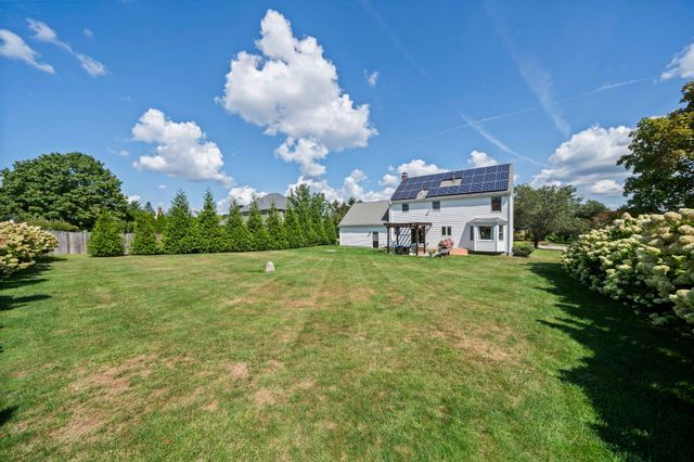 27 Sparrow Rd, Stoughton, MA 02072