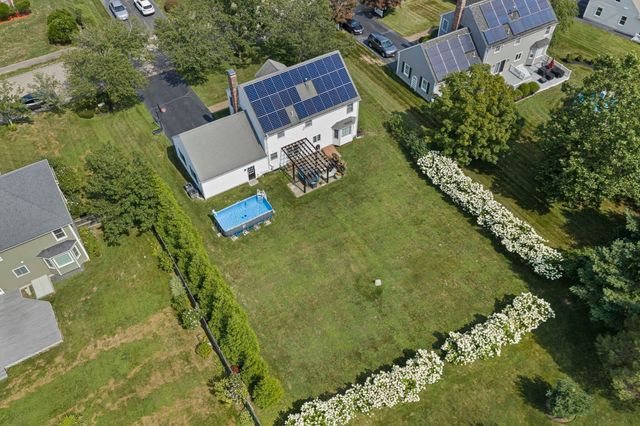 27 Sparrow Rd, Stoughton, MA 02072