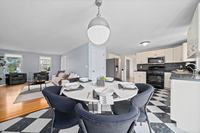 27 Sparrow Rd, Stoughton, MA 02072