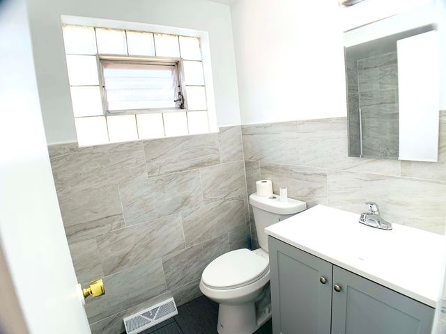 3451 W 38th Street, Chicago, IL 60632