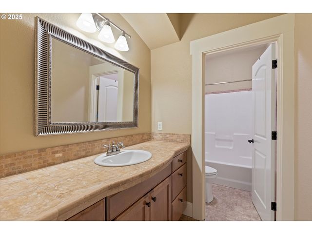 2875 Se ELLIOTT Dr, Gresham, OR 97080