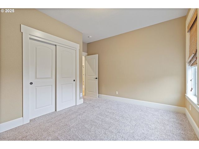 2875 Se ELLIOTT Dr, Gresham, OR 97080