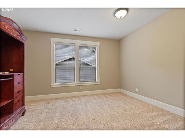 2875 Se ELLIOTT Dr, Gresham, OR 97080