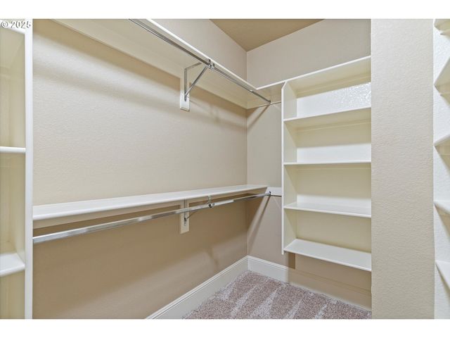 2875 Se ELLIOTT Dr, Gresham, OR 97080