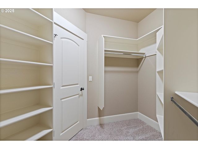 2875 Se ELLIOTT Dr, Gresham, OR 97080