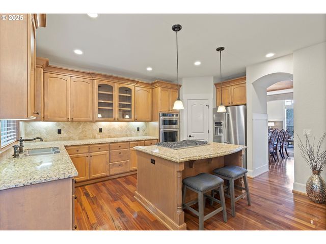 2875 Se ELLIOTT Dr, Gresham, OR 97080