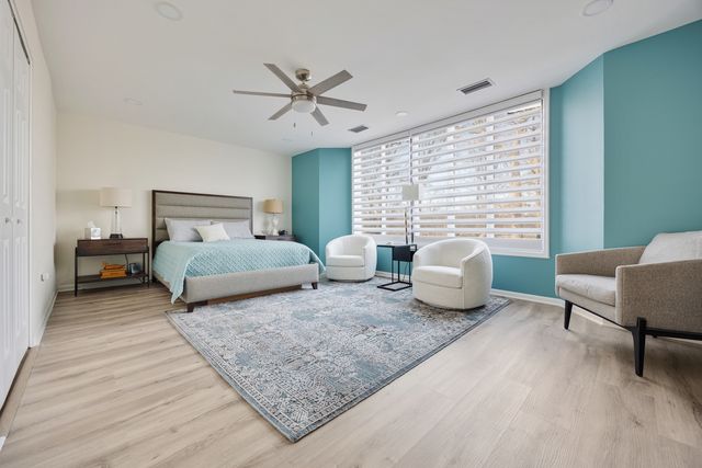 1401 Burr Oak Road 117B, Hinsdale, IL 60521