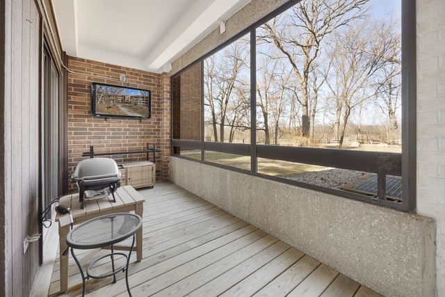 1401 Burr Oak Road 117B, Hinsdale, IL 60521