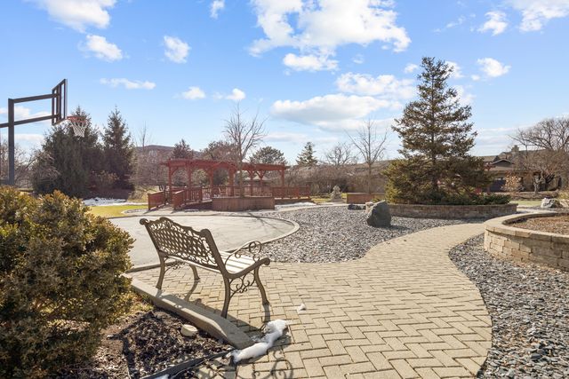 1401 Burr Oak Road 117B, Hinsdale, IL 60521