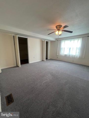 527 RAMBLEWOOD LN, North Wales, PA 19454