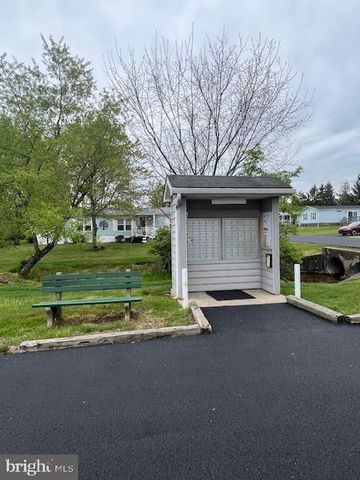 527 RAMBLEWOOD LN, North Wales, PA 19454