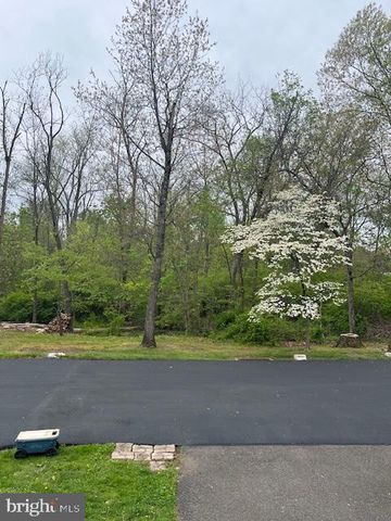527 RAMBLEWOOD LN, North Wales, PA 19454