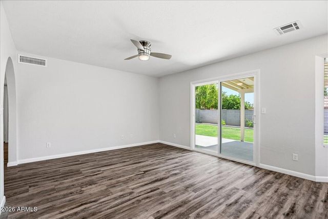 2135 W MONROE Street, Chandler, AZ 85224