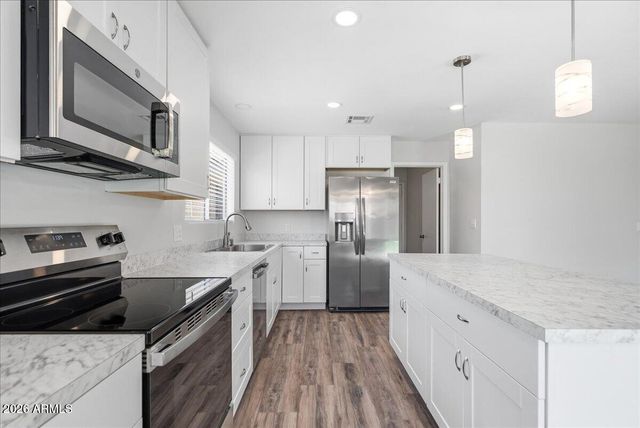 2135 W MONROE Street, Chandler, AZ 85224