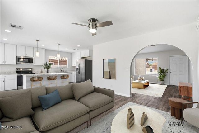 2135 W MONROE Street, Chandler, AZ 85224