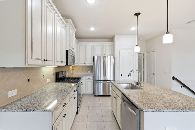 555 Waterloo Drive, Lewisville, TX 75067