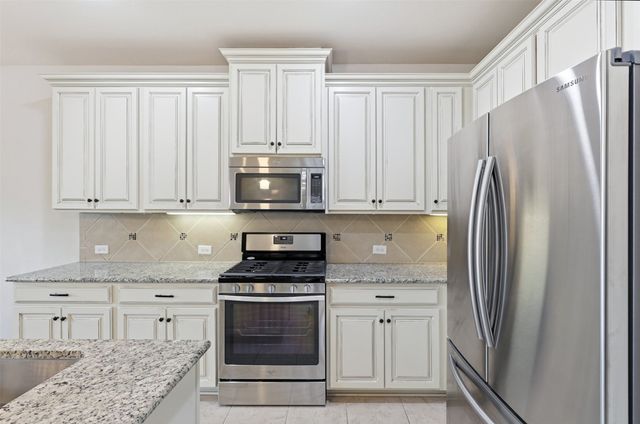 555 Waterloo Drive, Lewisville, TX 75067