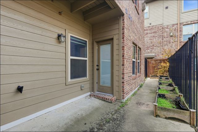 555 Waterloo Drive, Lewisville, TX 75067