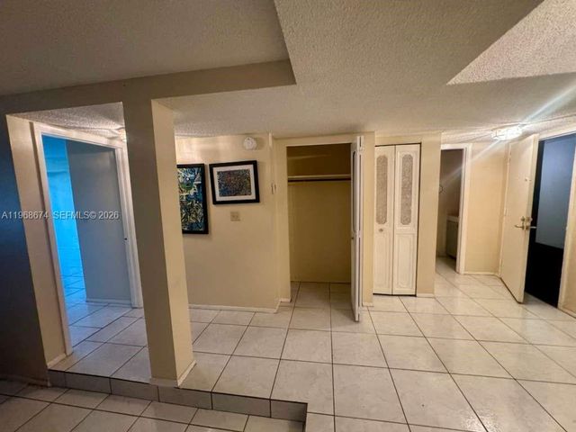 3720 Inverrary Dr 1N, Lauderhill, FL 33319