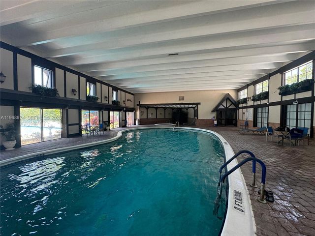 3720 Inverrary Dr 1N, Lauderhill, FL 33319