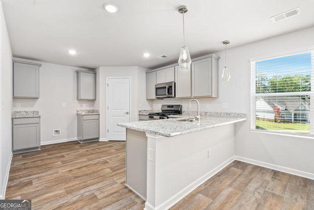 202 Freshwater Court E36, Lagrange, GA 30241