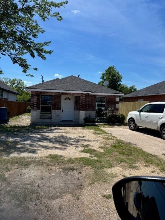 104 S Wall Street, Itasca, TX 76055