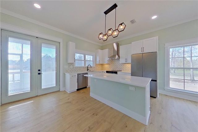 1002 Azalea Drive, Hoboken, GA 31542