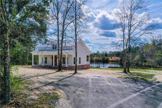 1002 Azalea Drive, Hoboken, GA 31542