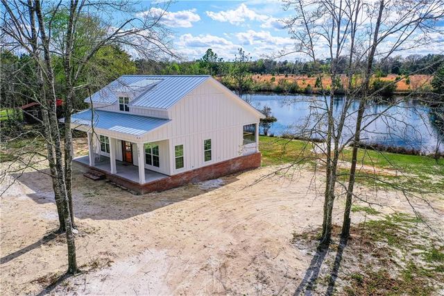 1002 Azalea Drive, Hoboken, GA 31542