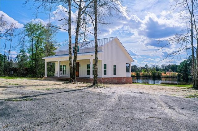 1002 Azalea Drive, Hoboken, GA 31542