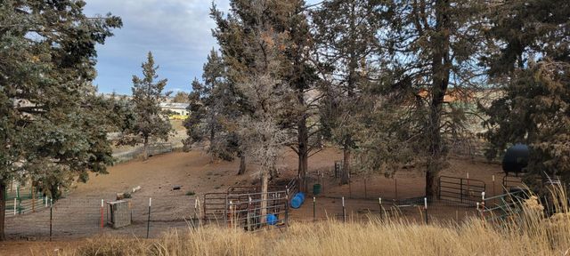 7467 Harpold Road, Klamath Falls, OR 97603