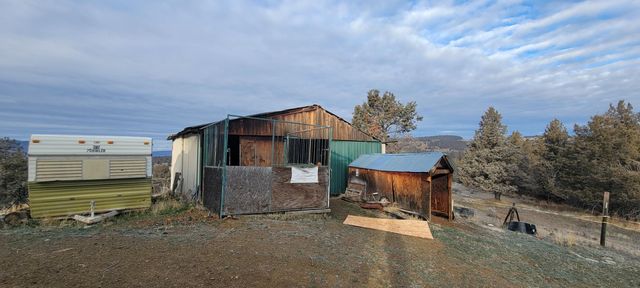 7467 Harpold Road, Klamath Falls, OR 97603