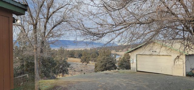 7467 Harpold Road, Klamath Falls, OR 97603