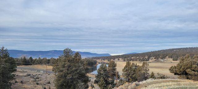 7467 Harpold Road, Klamath Falls, OR 97603