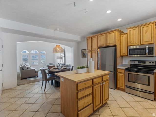 7826 S COOL WATER WAY, West Jordan, UT 84081