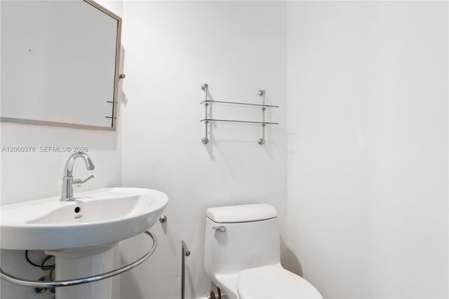 801 Brickell Key Blvd 2912, Miami, FL 33131