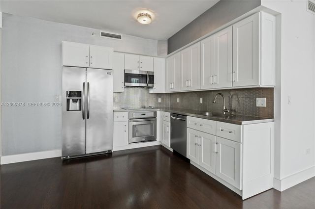 801 Brickell Key Blvd 2912, Miami, FL 33131