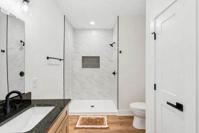 1805 Hickory Cove LN, Moneta, VA 24121