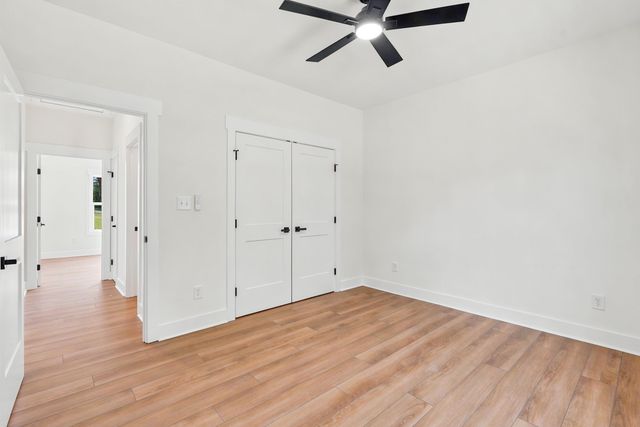 1805 Hickory Cove LN, Moneta, VA 24121