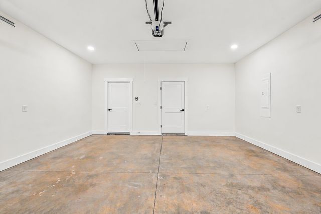 1805 Hickory Cove LN, Moneta, VA 24121