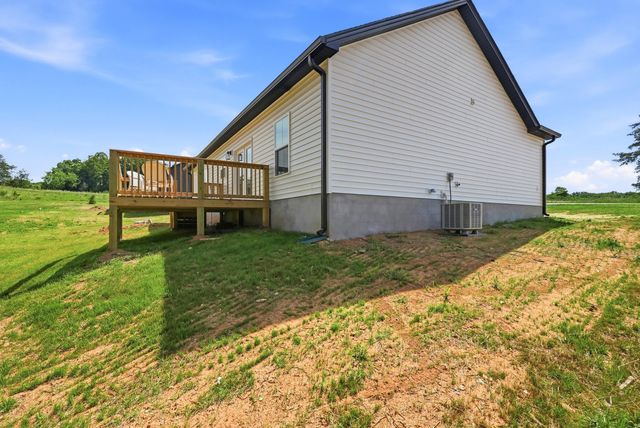 1805 Hickory Cove LN, Moneta, VA 24121