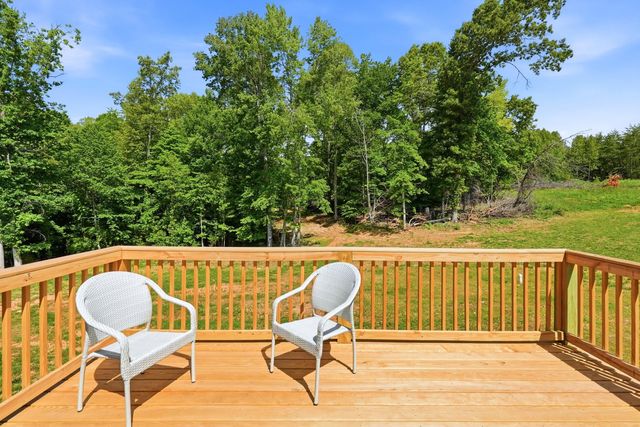 1805 Hickory Cove LN, Moneta, VA 24121